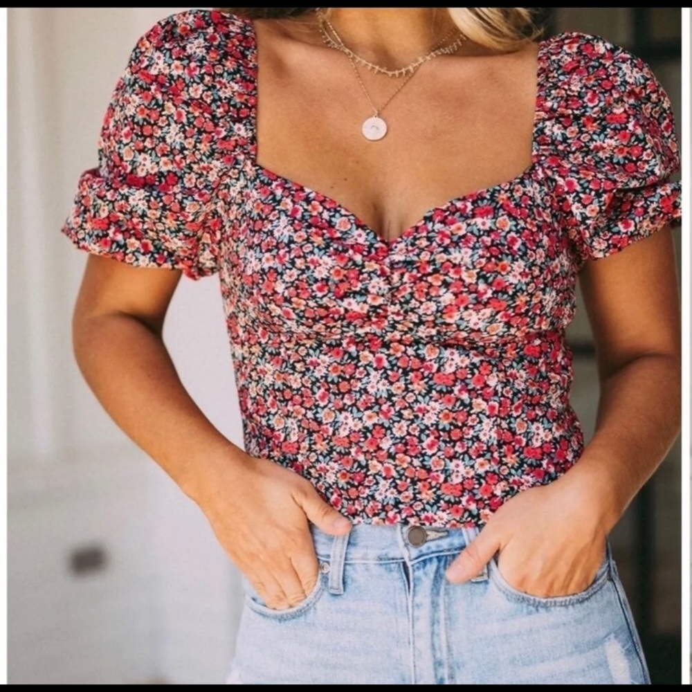 puff sleeve floral top NEW